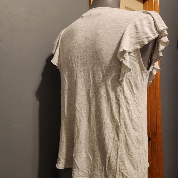 Abercrombie & Fitch flutter sleeve heather grey blouse 👚 - Picture 4 of 8